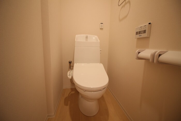 物件内観写真16　(トイレ)