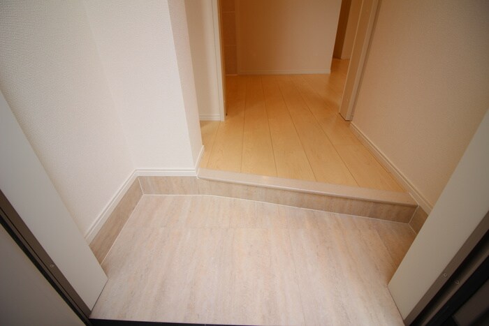 物件内観写真17　(玄関)