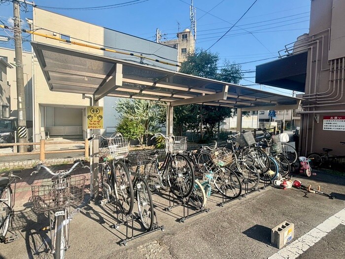 物件外観写真5　(駐輪場)