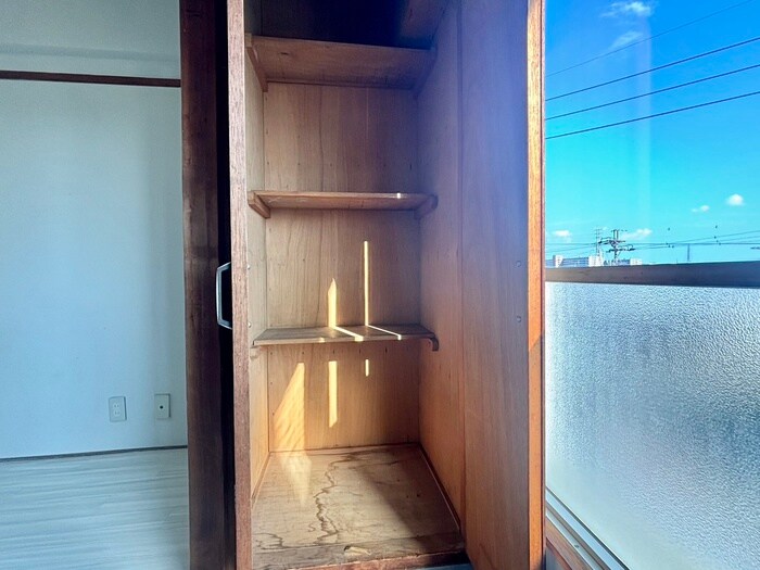 物件内観写真12　(収納)