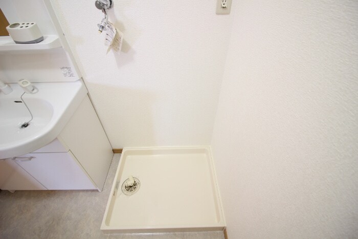 物件内観写真11　(洗濯機置場)