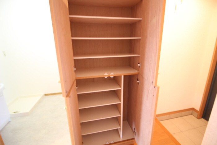 物件内観写真14　(靴箱)