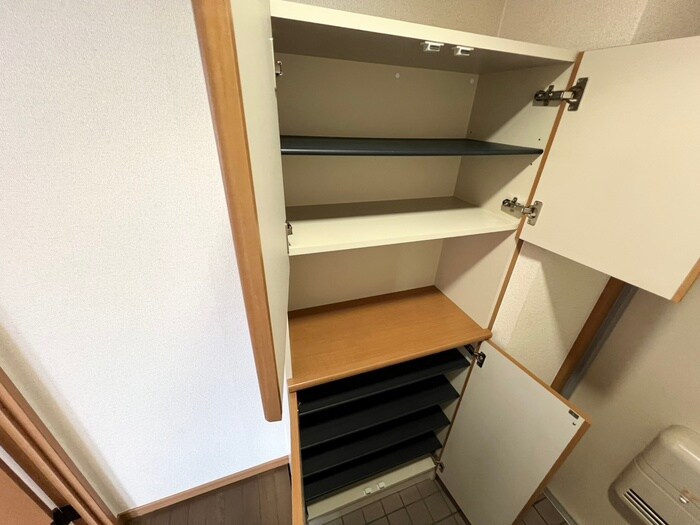 物件内観写真14　(靴箱)