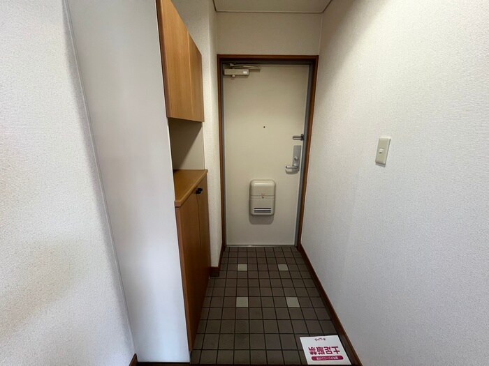 物件内観写真17　(玄関)