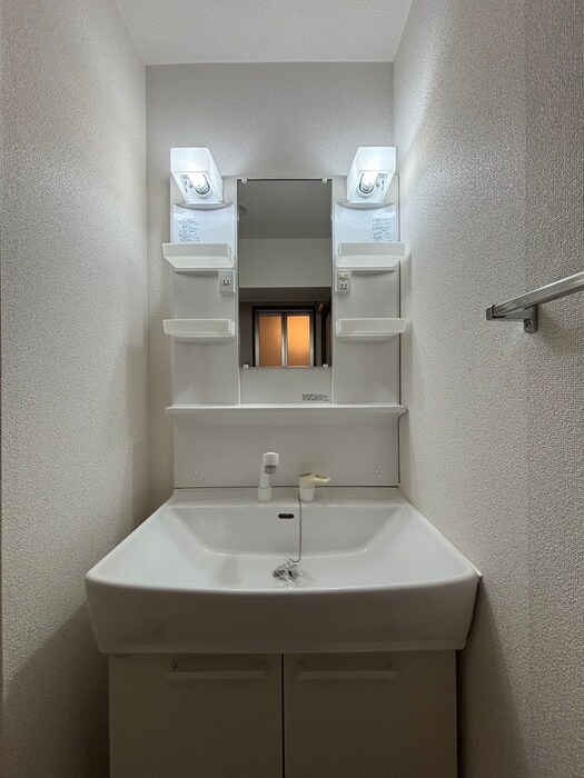 物件内観写真11　(洗面)