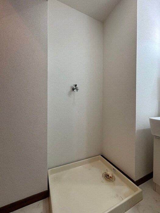 物件内観写真12　(洗濯機置場)