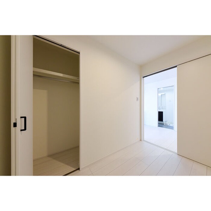 物件内観写真6　(収納)