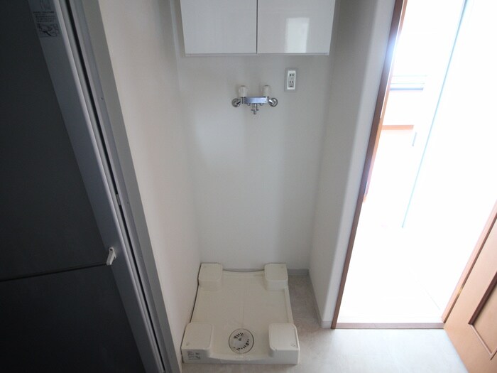 物件内観写真15　(洗濯機置場)