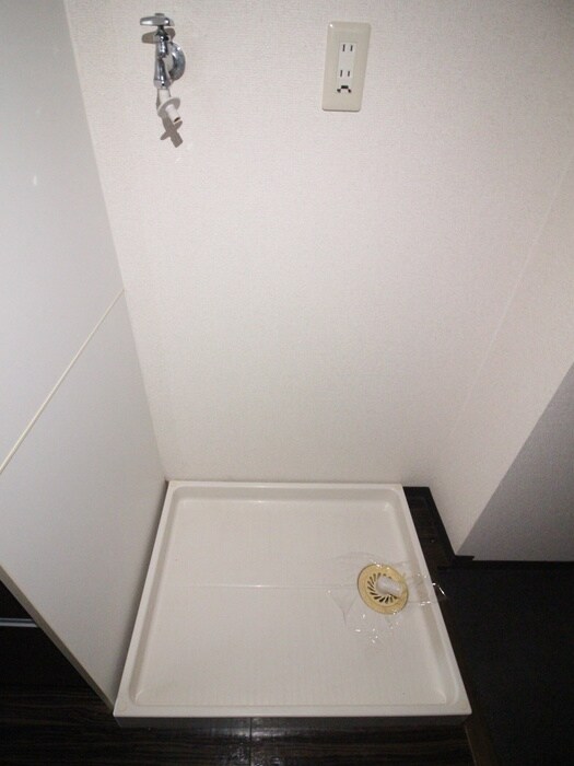 物件内観写真14　(洗濯機置場)