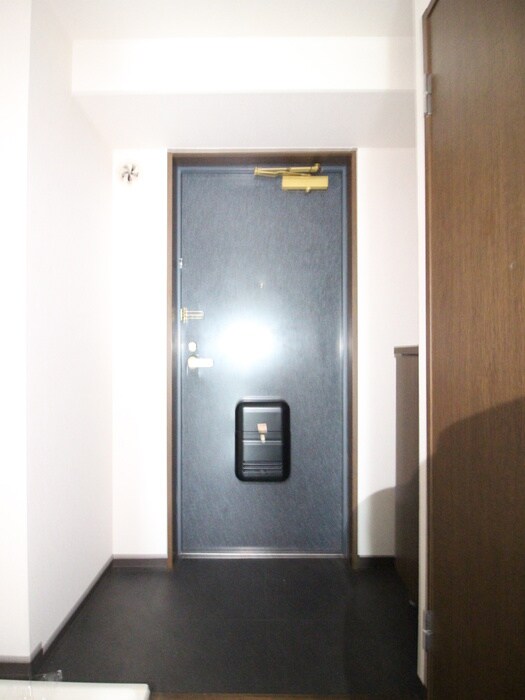 物件内観写真18　(玄関)