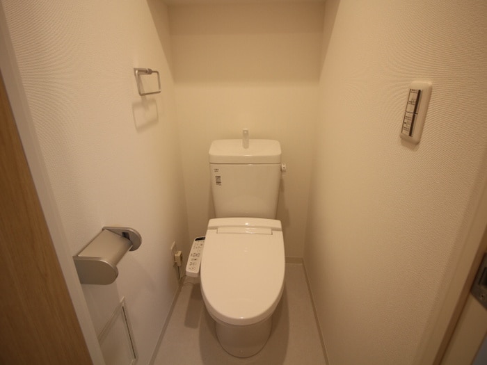 物件内観写真8　(トイレ)