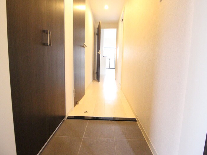 物件内観写真21　(玄関)