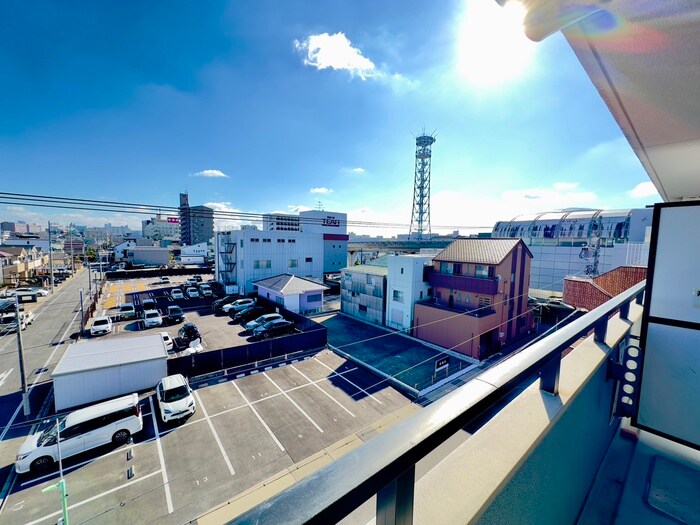 物件内観写真16　(室内からの展望)