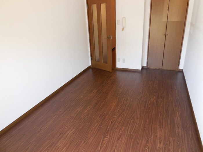 物件内観写真4　(居室)
