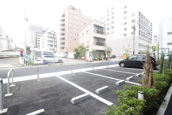 物件外観写真6　(駐車場)