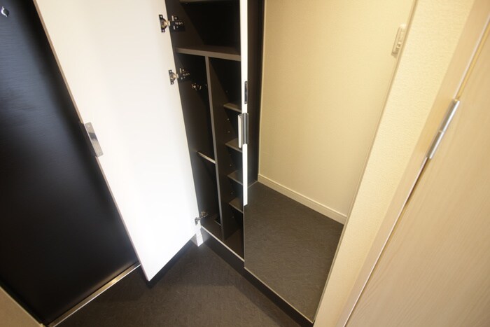 物件内観写真15　(靴箱)