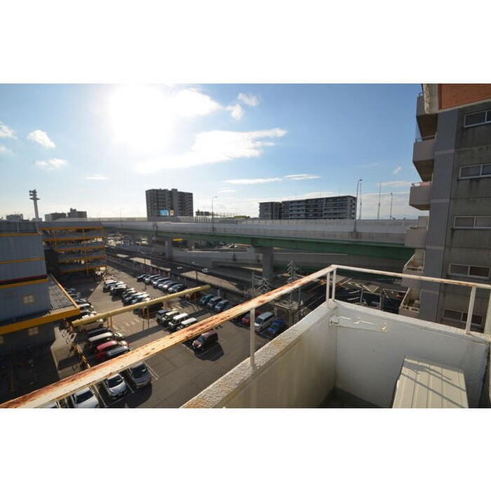 物件内観写真12　(室内からの展望)