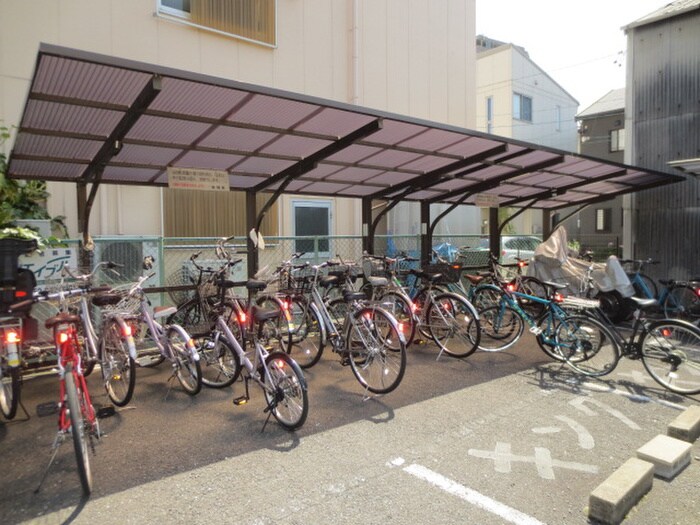 物件外観写真3　(駐輪場)