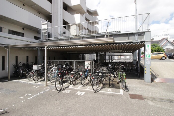 物件外観写真5　(駐輪場)