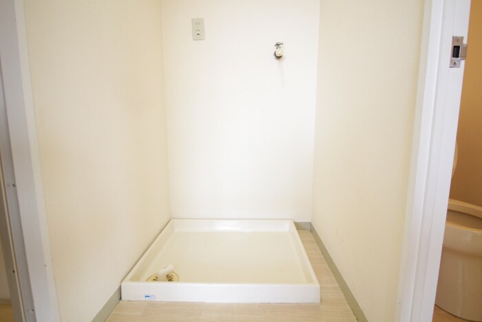 物件内観写真13　(洗濯機置場)