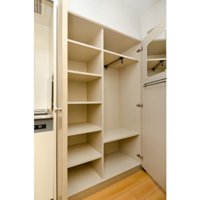 物件内観写真12　(収納)