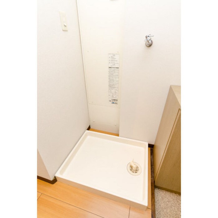 物件内観写真13　(洗濯機置場)