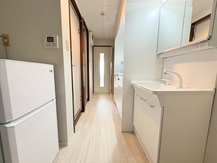 物件内観写真16　(廊下)