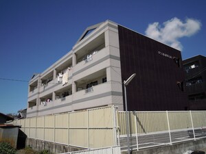 グランドポリス９３外観写真