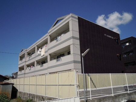 グランドポリス９３外観写真