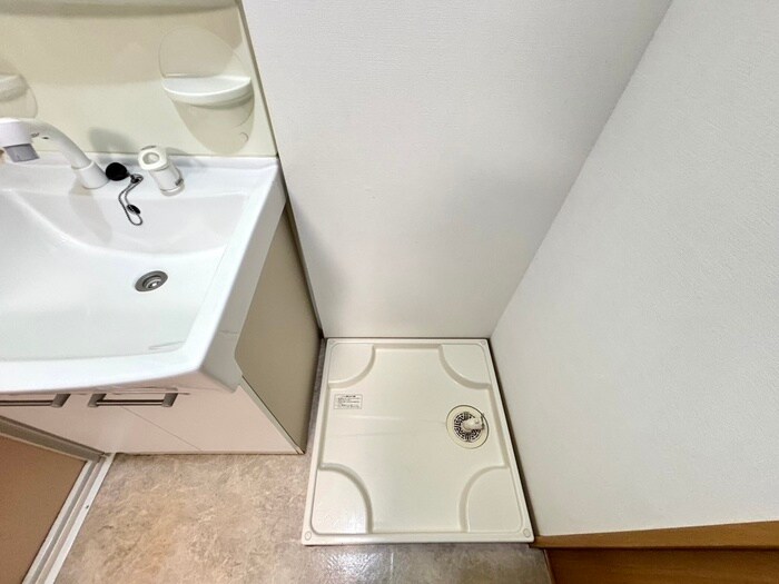 物件内観写真18　(洗濯機置場)