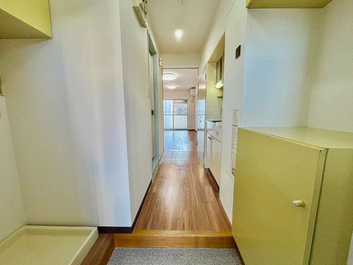 物件内観写真18　(玄関)