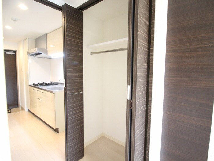 物件内観写真12　(収納)