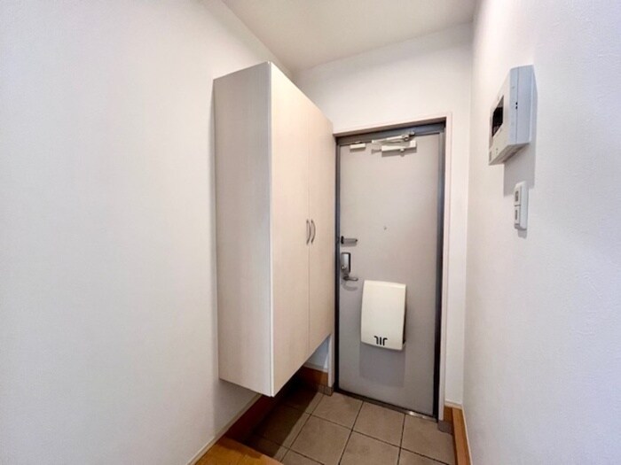 物件内観写真7　(玄関)