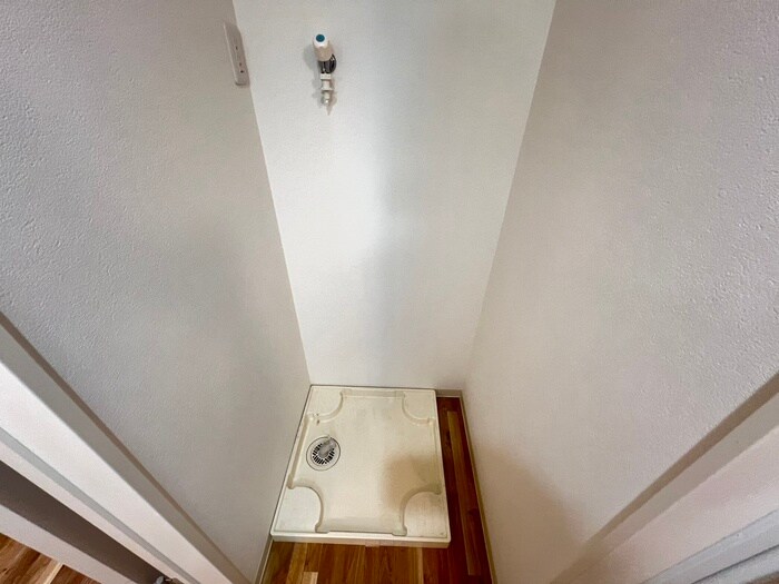 物件内観写真15　(洗濯機置場)