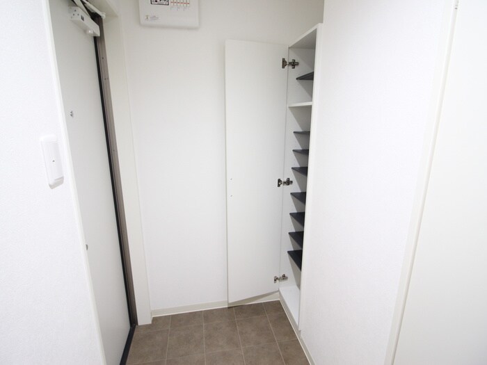 物件内観写真17　(玄関)