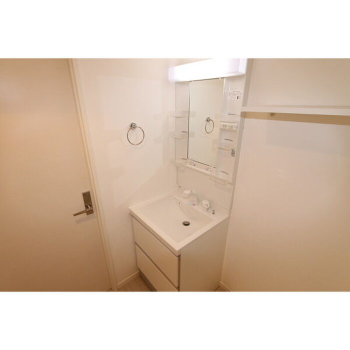 物件内観写真11　(洗面)