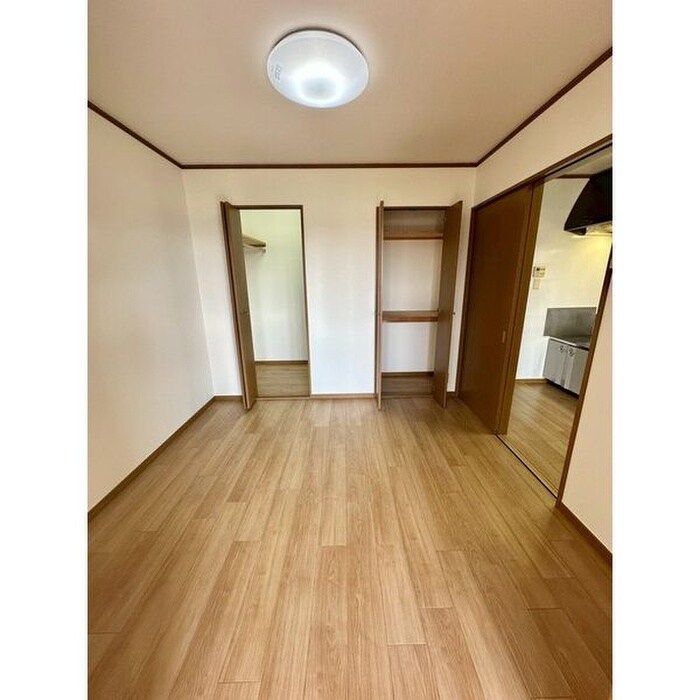 物件内観写真3　(居室)