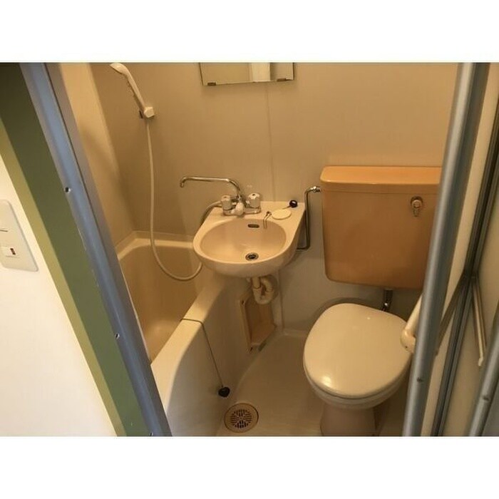 物件内観写真4　(トイレ)