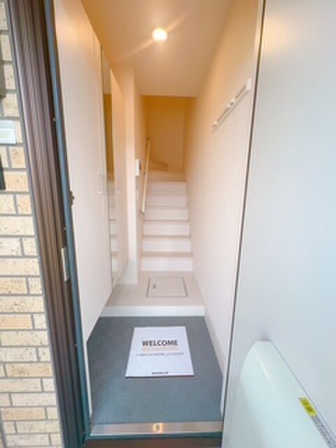 物件内観写真16　(玄関)