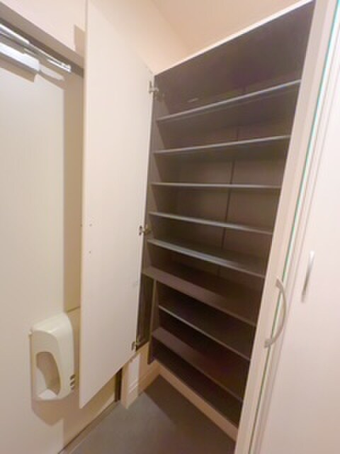 物件内観写真17　(靴箱)
