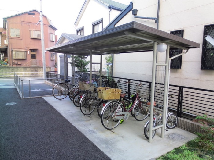 物件外観写真5　(駐輪場)