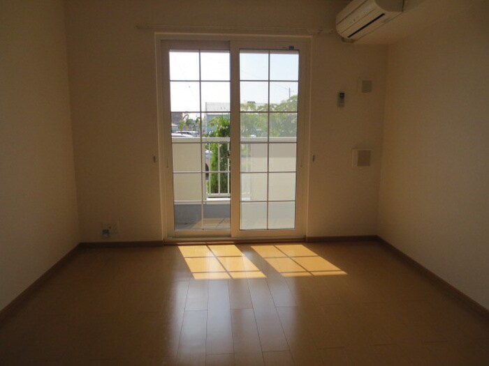 物件内観写真4　(居室)