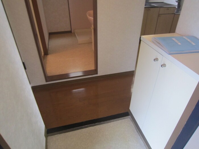 物件内観写真7　(玄関)