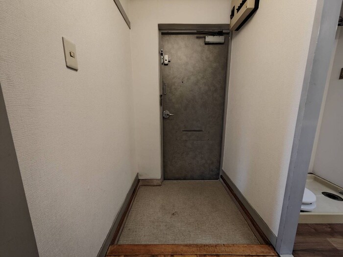 物件内観写真19　(玄関)