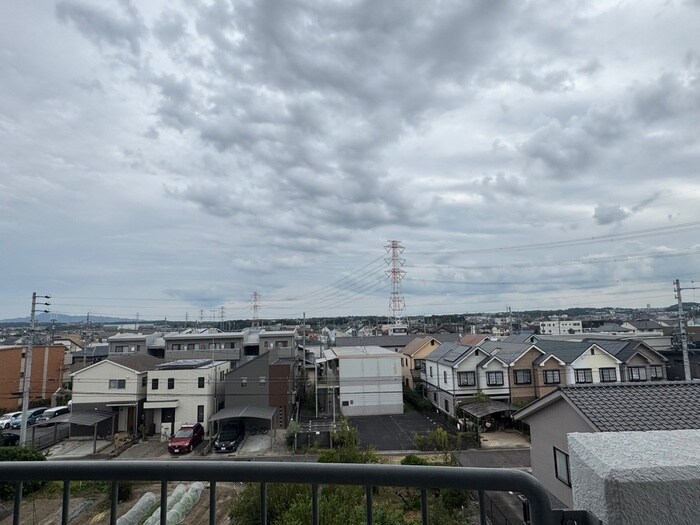 物件内観写真16　(室内からの展望)