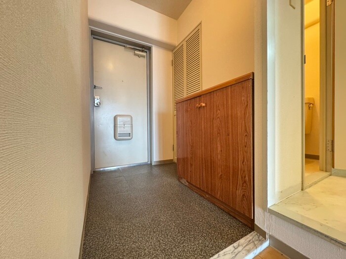 物件内観写真17　(玄関)