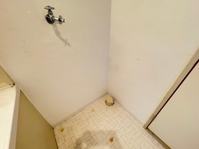 物件内観写真17　(洗濯機置場)