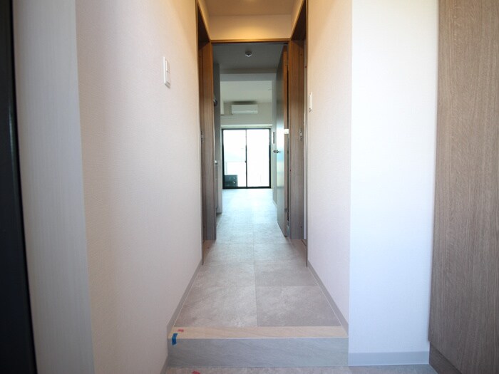 物件内観写真14　(玄関)