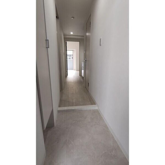 物件内観写真7　(玄関)