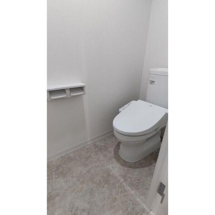 物件内観写真8　(トイレ)